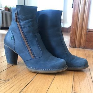 El Naturalista Navy Blue Ankle Boot